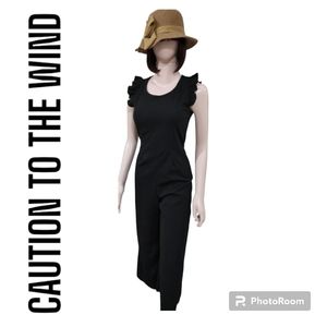 🖤CAUTION TO THE WIND SLEEVELESS  WIDE LEG JUMPER SIZE SMALL🖤